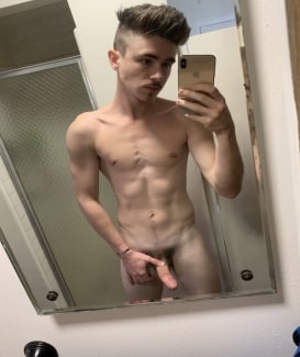 Hot nude selfie boy