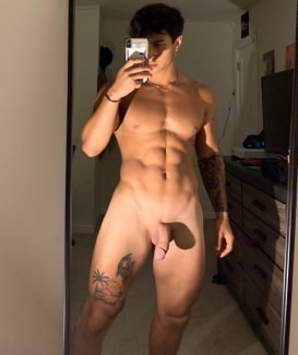 Muscular nude selfie boy